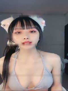 半裸火爆尤物淋透蜜桃汁,骨髓里迸发的骚气让她贪婪吞咬假阳具